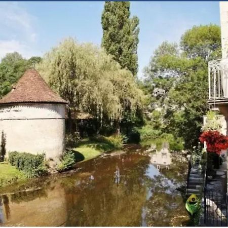 Chez Sarah - L'Escapade Bed & Breakfast Javerlhac-et-la-Chapelle-Saint-Robert Ngoại thất bức ảnh