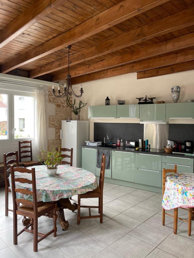 Chez Sarah - L'Escapade Bed & Breakfast Javerlhac-et-la-Chapelle-Saint-Robert Ngoại thất bức ảnh