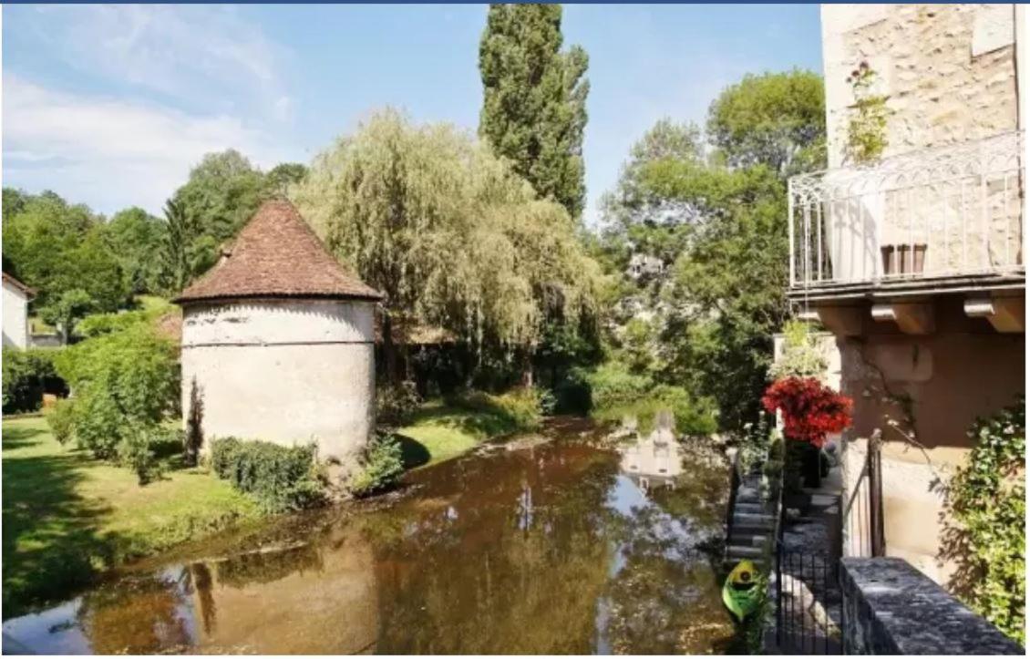 Chez Sarah - L'Escapade Bed & Breakfast Javerlhac-et-la-Chapelle-Saint-Robert Ngoại thất bức ảnh